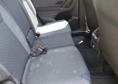 2018 Volkswagen Tiguan 2.0T S z USA, uszkodzony, nr VIN 3VV1B7AX2JM049011